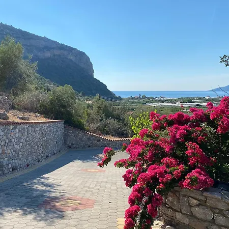 Red Rock & Sea House * Leonídion