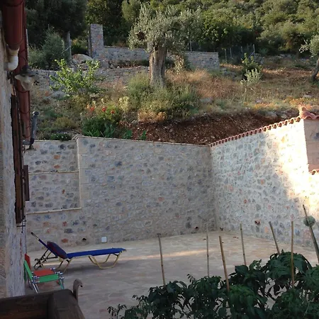 Red Rock & Sea House Vakantiehuis Leonídion