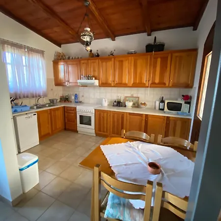 Vakantiehuis Red Rock & Sea House Leonídion