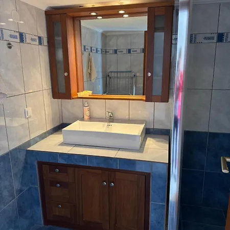 Red Rock & Sea House Hébergement de vacances Leonídion