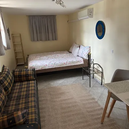 Red Rock & Sea House Leonídion