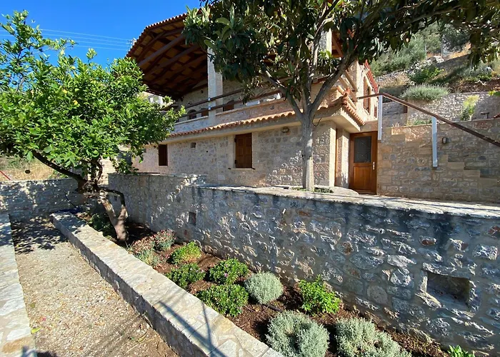 Red Rock & Sea House Leonídion