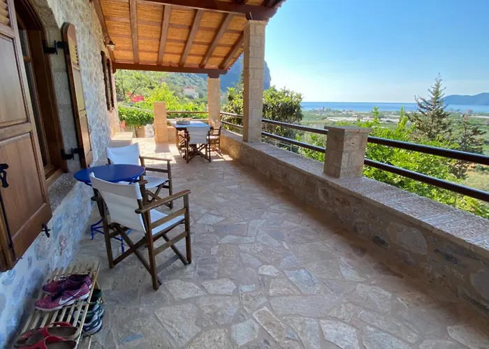 Red Rock & Sea House * Leonídion