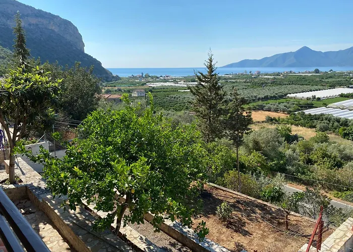 Red Rock & Sea House Casa de Férias Leonídion