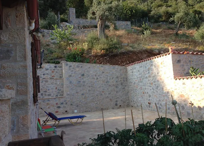 Red Rock & Sea House Casa de Férias Leonídion