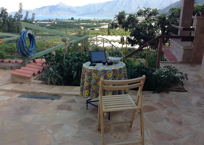 Casa de Férias Red Rock & Sea House Leonídion