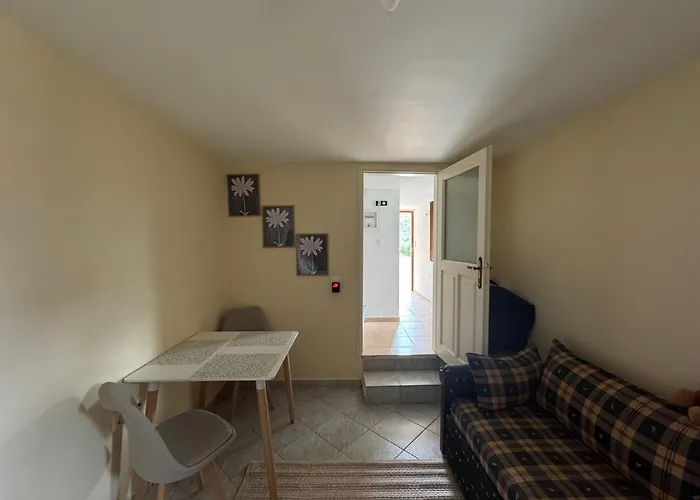 Red Rock & Sea House